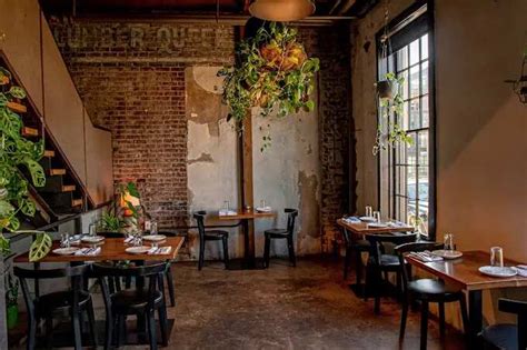 Famous Nashville Restaurants: 7 Iconic Places For City’s Best Eats