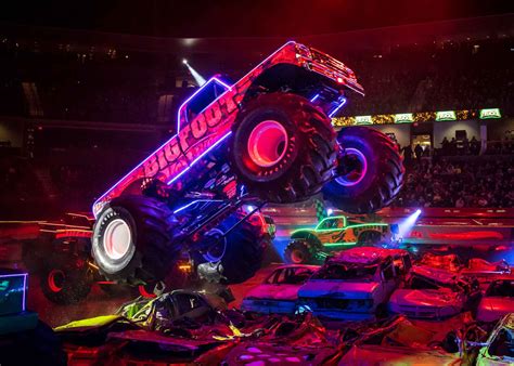 R Lt Aut Ri Sok Pesten J N A Hot Wheels Monster Trucks Live Glow Party Az Zlet