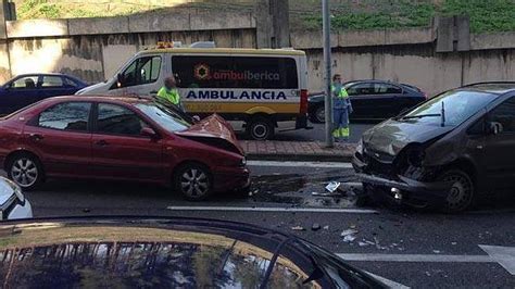 Dos Heridos En Un Choque Frontal Entre Dos Turismos En Parquesol El