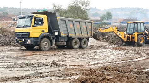 Bharat Benz Dumper Stuck In Clay Mud Rescued By Jcb Bharat Benz