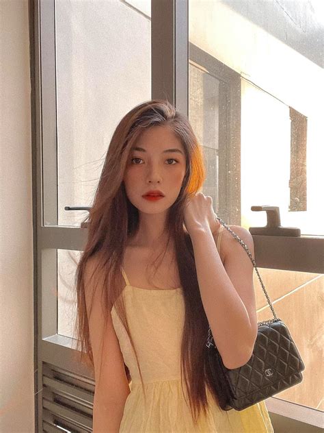 Ngô Kiến Huy để lộ hint hẹn hò hot girl kém tuổi Uyên Endy