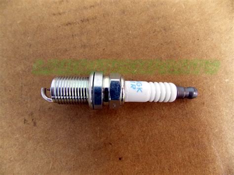GENUINE LAND ROVER SPARK PLUG RANGE ROVER 06-09 LR3 RANGE ROVER SPORT ...