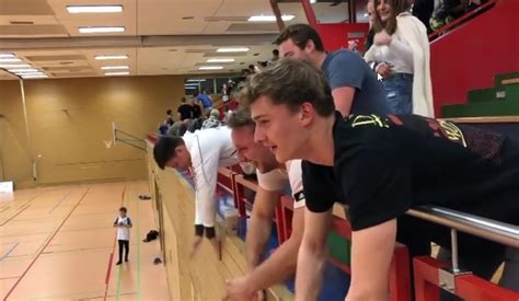 H1 Endlich Wieder Punkte Im Dachsbau SV Pullach Handball