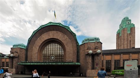 The Helsinki Central Station By Eliel Saarinen 1914 Flickr