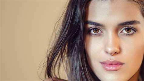 Скачать обои girl hot sexy eyes smile beautiful figure model раздел девушки в разрешении