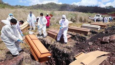 Autoridades sepultan 26 cadáveres que no fueron reclamados NotiActiva