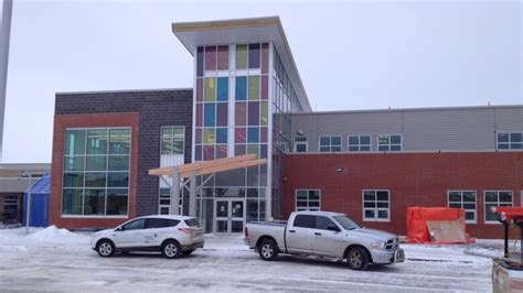 Saskatoon's new Willowgrove School holds open house | CBC News