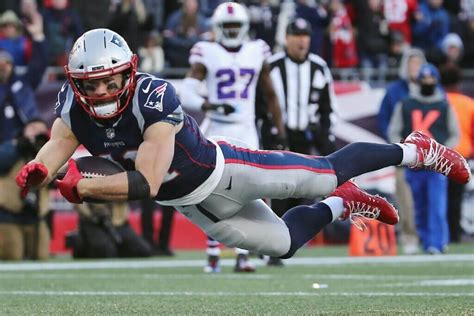 Ne Patriots Wr Julian Edelman Announces His Retirement