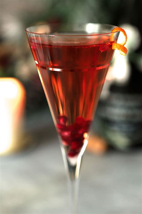 Cranberry and Grand Marnier Champagne Cocktail : DrinkWire