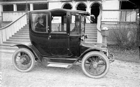 The History of Electric Cars: From Early Innovations to Modern Day ...