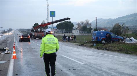 Feci Kazada Bir Aile Yok Oldu Cenazeler Topra A Verildi Ege De Sons Z