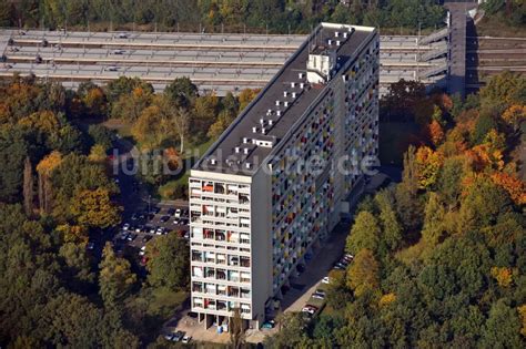 Berlin aus der Vogelperspektive Hochhaus Gebäude Unité d habitation