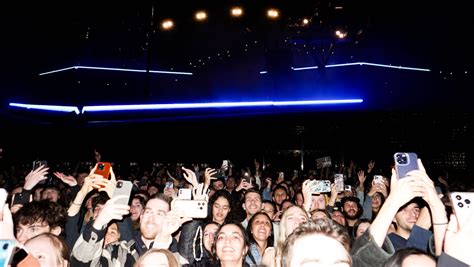 Goth Babe Sends New York City Into Summer As The Lola Tour Stops At Pier