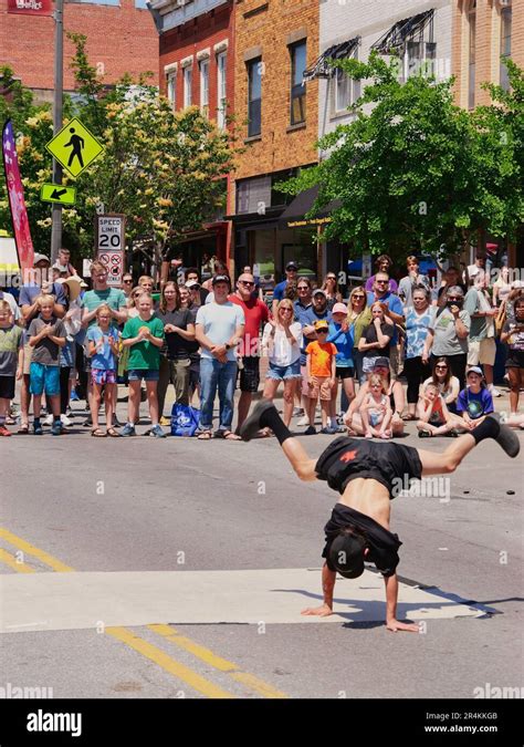 Lawrence Kansas May Tic And Tac New York Breakdancers At