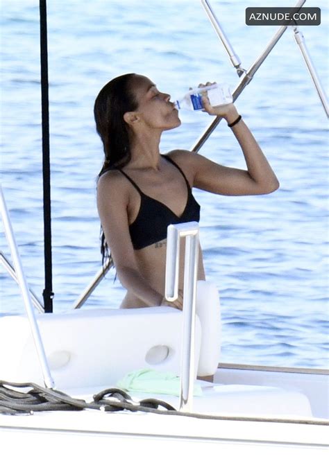 Zoe Saldana Sexy Shows Her Nude Tits In Sardinia Aznude