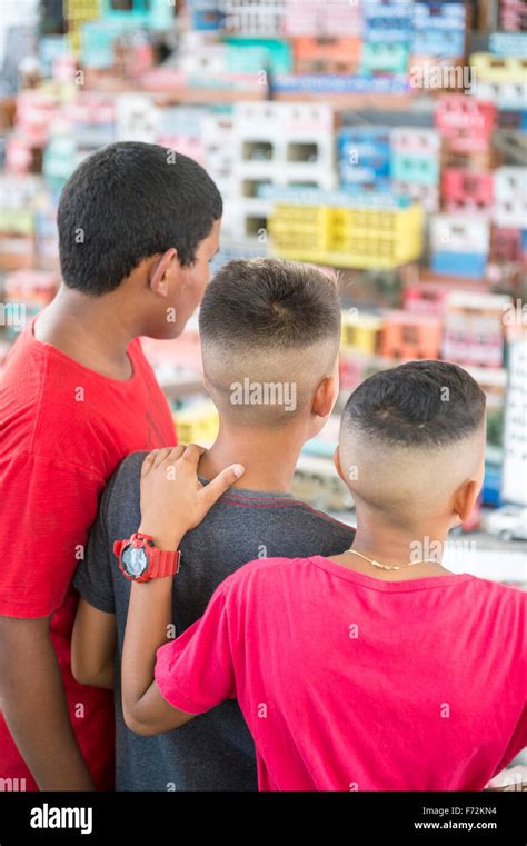 Favela Kinder Fotos Und Bildmaterial In Hoher Auflösung Alamy