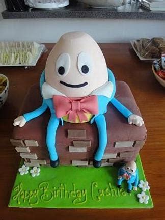 Humpty dumpty birthday cake