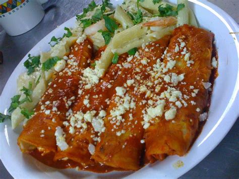 Enchiladas Rojas Red Enchiladas Mexican Food Recipes Food