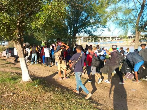 Contingente De Más De 500 Migrantes Llega A Piedras Negras Y Cruza A Ee Uu