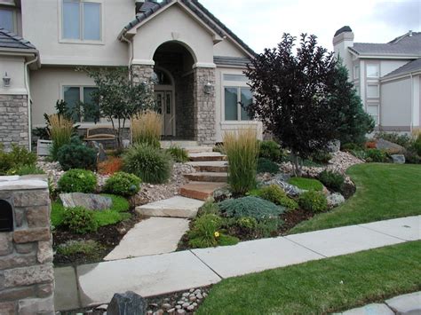 Landscape curbing, Backyard landscaping, Front yard landscaping design