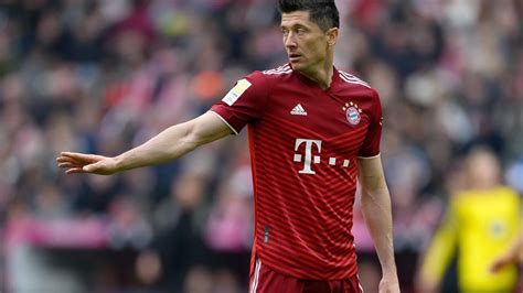 Robert Lewandowski Vor Wechsel Verhandlungen Von Barcelona Sportchef