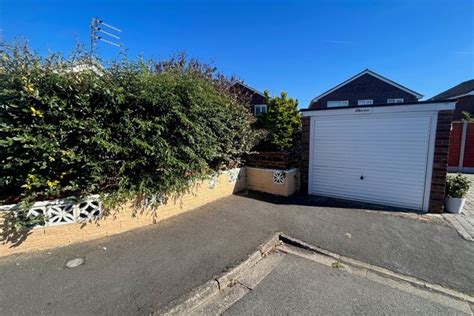 Clarendon Grove Lydiate Liverpool L31 2 Bedroom Detached Bungalow