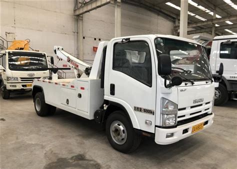 Standard Emission Road Wrecker Truck Isuzu Truck Wreckers For Highway