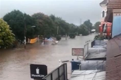 Tiga Perumahan Terendam Banjir Hingga 2 Meter