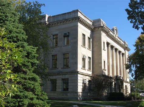 Sullivan County Courthouse in Indiana image - Free stock photo - Public