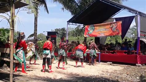 Tarian Kuda Lumping Turonggo Jati Asih Budoyo Bodas Karangjati