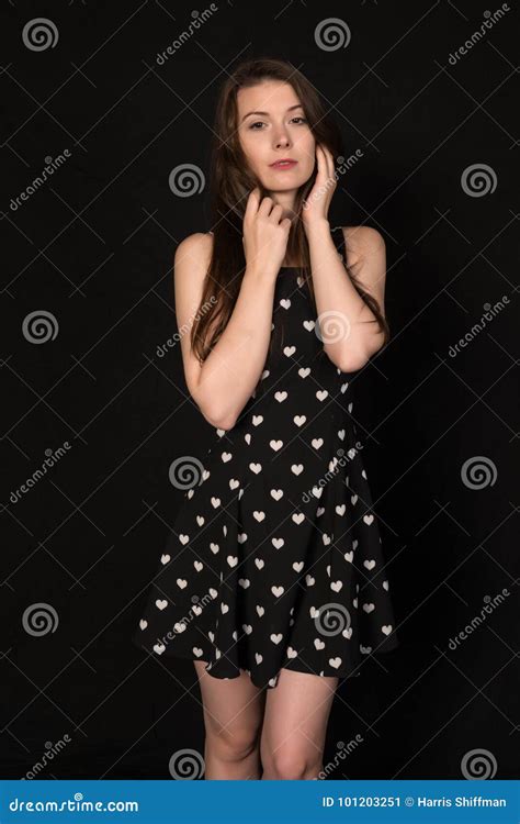 Brunette In Zwart Wit Stock Afbeelding Image Of Brunette