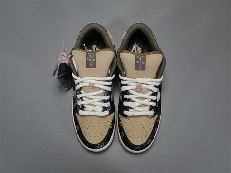 Кроссовки Nike Dunk SB 'Travis Scott купить со скидкой в баскетбольном ...