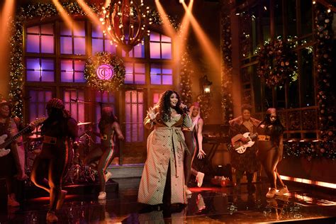 Lizzo Makes Her “saturday Night Live” Debut Teen Vogue