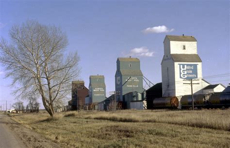 United Grain Growers And Alberta Wheat Pool Grain Elevator Flickr