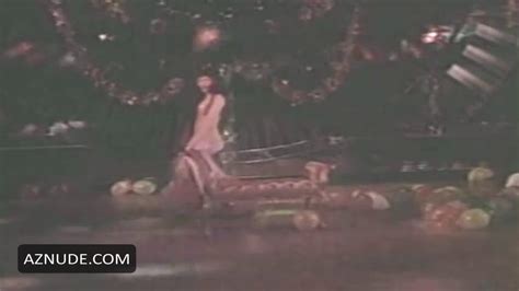 LAS CABARETERAS NUDE SCENES AZNude