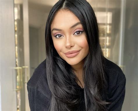 harry potter star afshan azad announces shes expecting   child