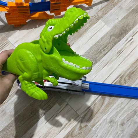 Hot Wheels Dino Race Track Hobbies Toys Toys Games On Carousell