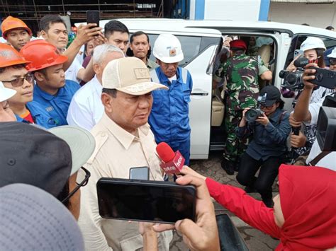 Menhan Tinjau Pembangunan Kapal Perang Di Pt Pal