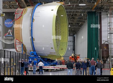 Teams Move Artemis Ii Sls Engine Section Into Position For Final Join Technicians At Nasa’s