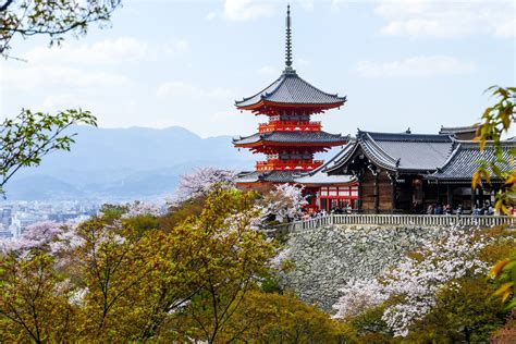 11 Famous Temples to Visit in Japan | Celebrity Cruises