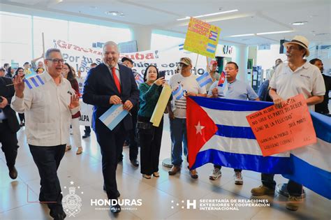 M Dicos Cubanos Llegan Al Pa S Para Brindar Atenci N M Dica A