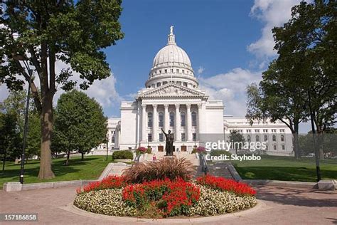 1,101 Wisconsin State Capitol Building Stock Photos, High-Res Pictures ...