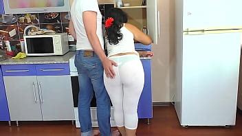 El culo de una madrastra madura realmente excitó a su hijastro XVIDEOS