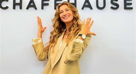 Photos Gisele Bundchens New Love Interest Makes Appearance While