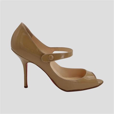 Louboutin IOWA nude mary janes Gebraucht in Zürich für CHF mit Lieferung auf Ricardo kaufen