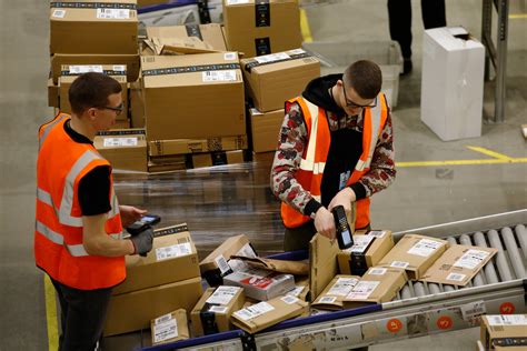 Amazon bans salary, benefits history inquiries | Employee Benefit News