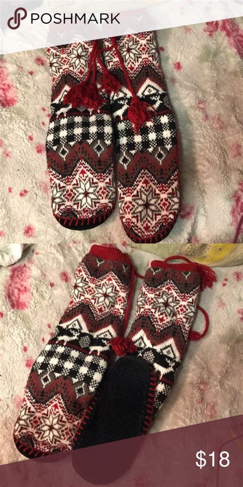 2️⃣ Red White And Black Mukluks Slippers Socks Black Mukluks Flower