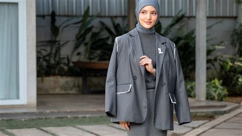 7 Inspirasi Outfit Hijab Ke Kantor Pakai Rok Nyaman Dan Modis