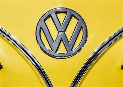 ℹ Volkswagen planea invertir 7 700 millones de dólares para