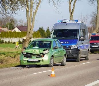 Wypadek na trasie z Ostrołęki do Goworowa Jedna osoba ranna ZDJĘCIA